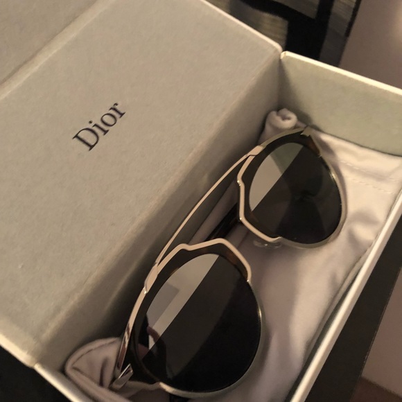 Dior Sunglasses - Picture 3 of 5